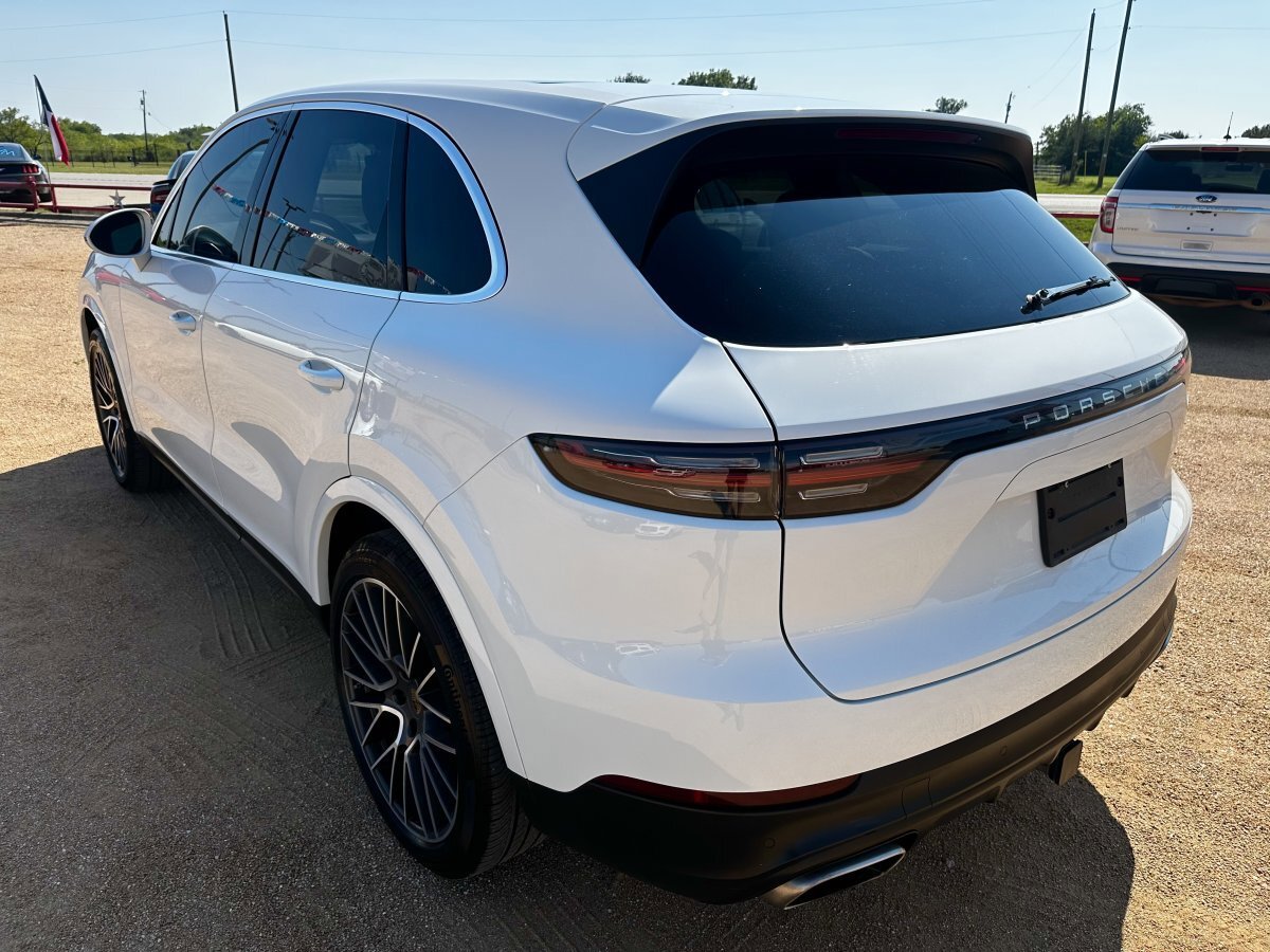 Used 2022 Porsche Cayenne Platinum Edition image 5