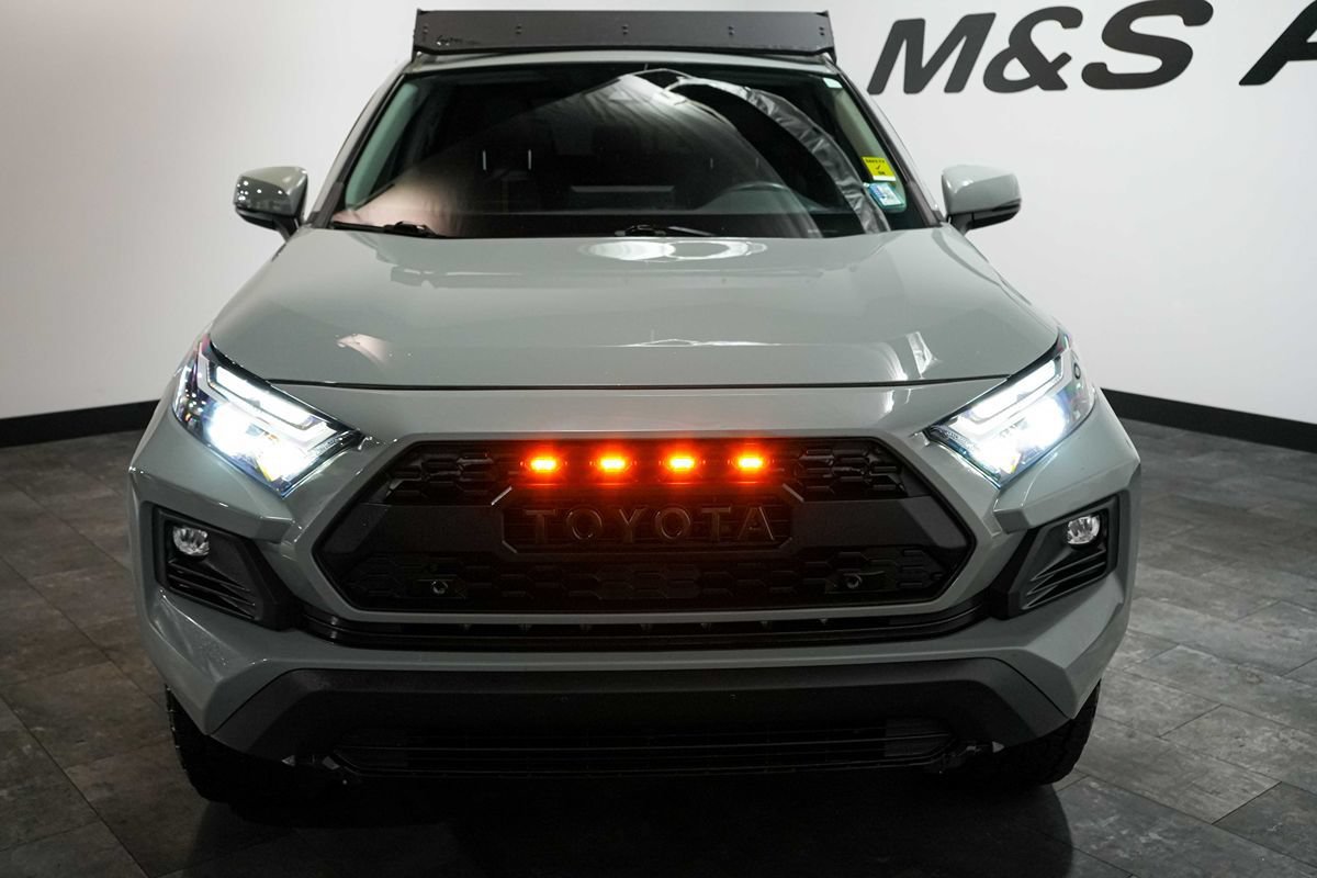 Used 2022 Toyota RAV4 Adventure AWD/4WD image 6