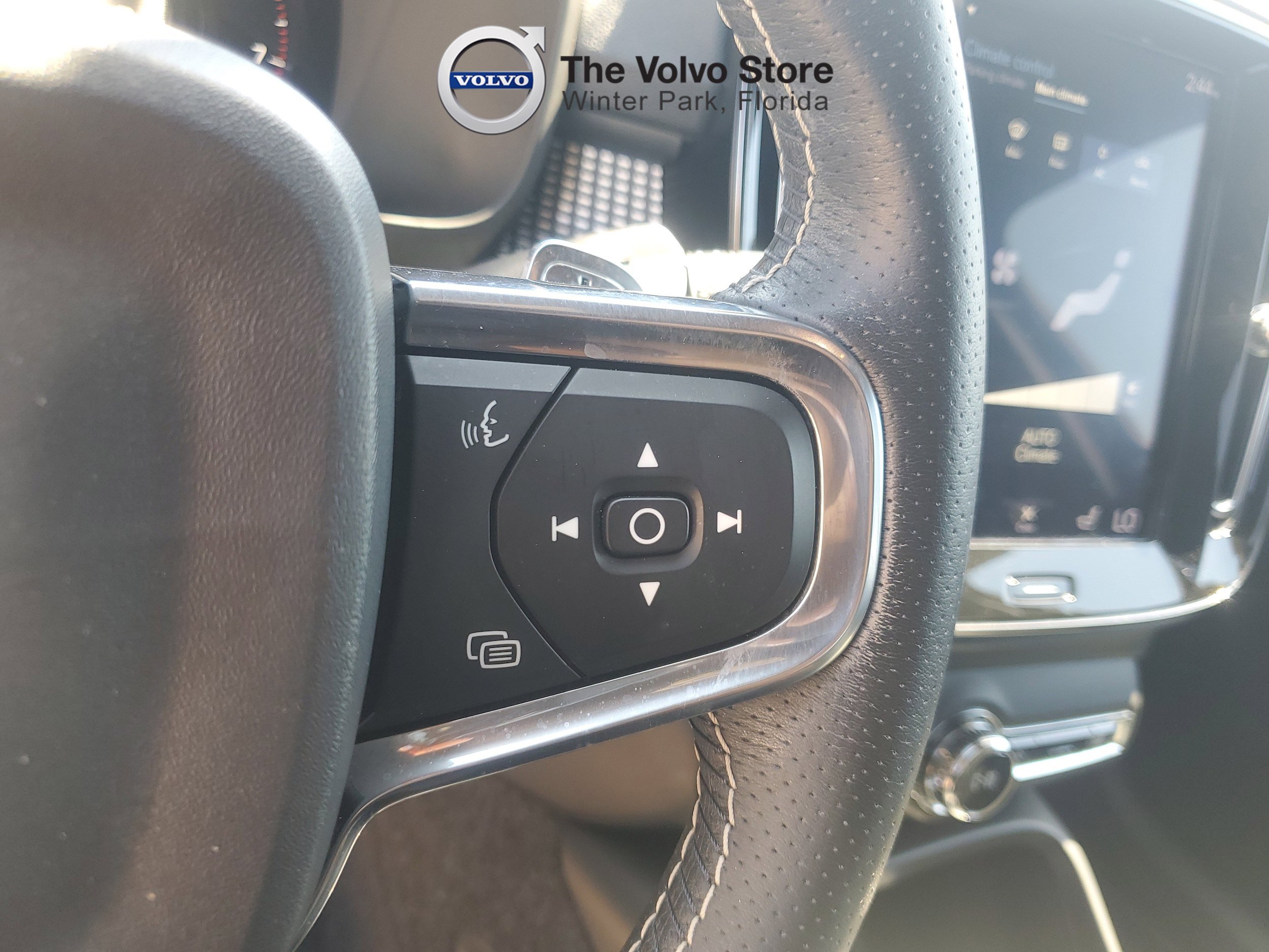 Used 2020 Volvo XC40 T5 R-Design AWD/4WD image 18