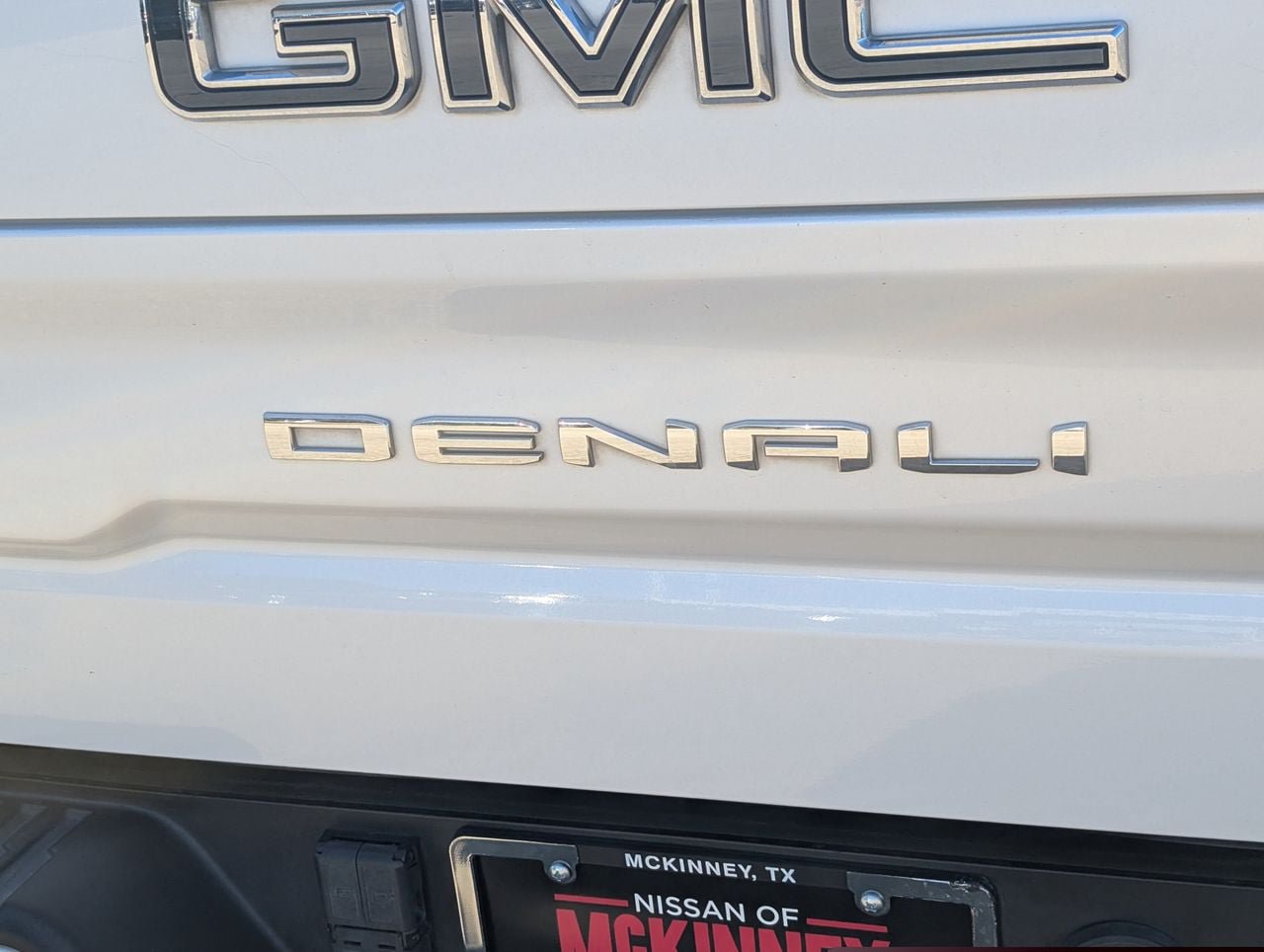 Used 2023 GMC Sierra 1500 Denali Ultimate AWD/4WD image 8