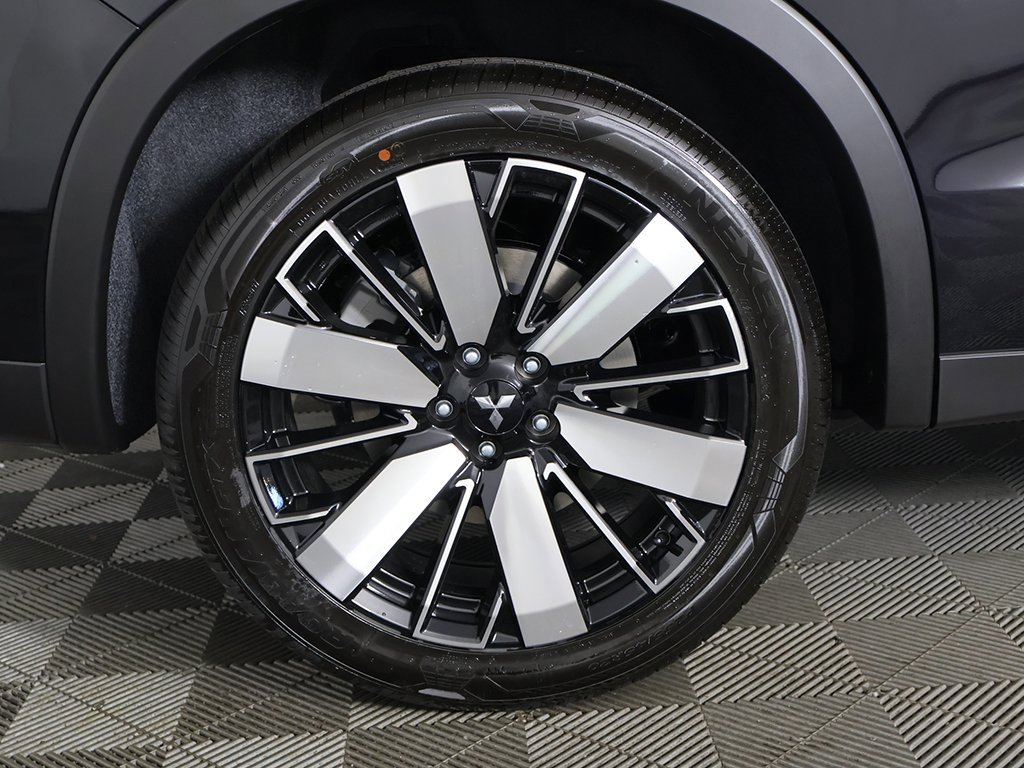 New 2025 Mitsubishi Outlander SE image 24