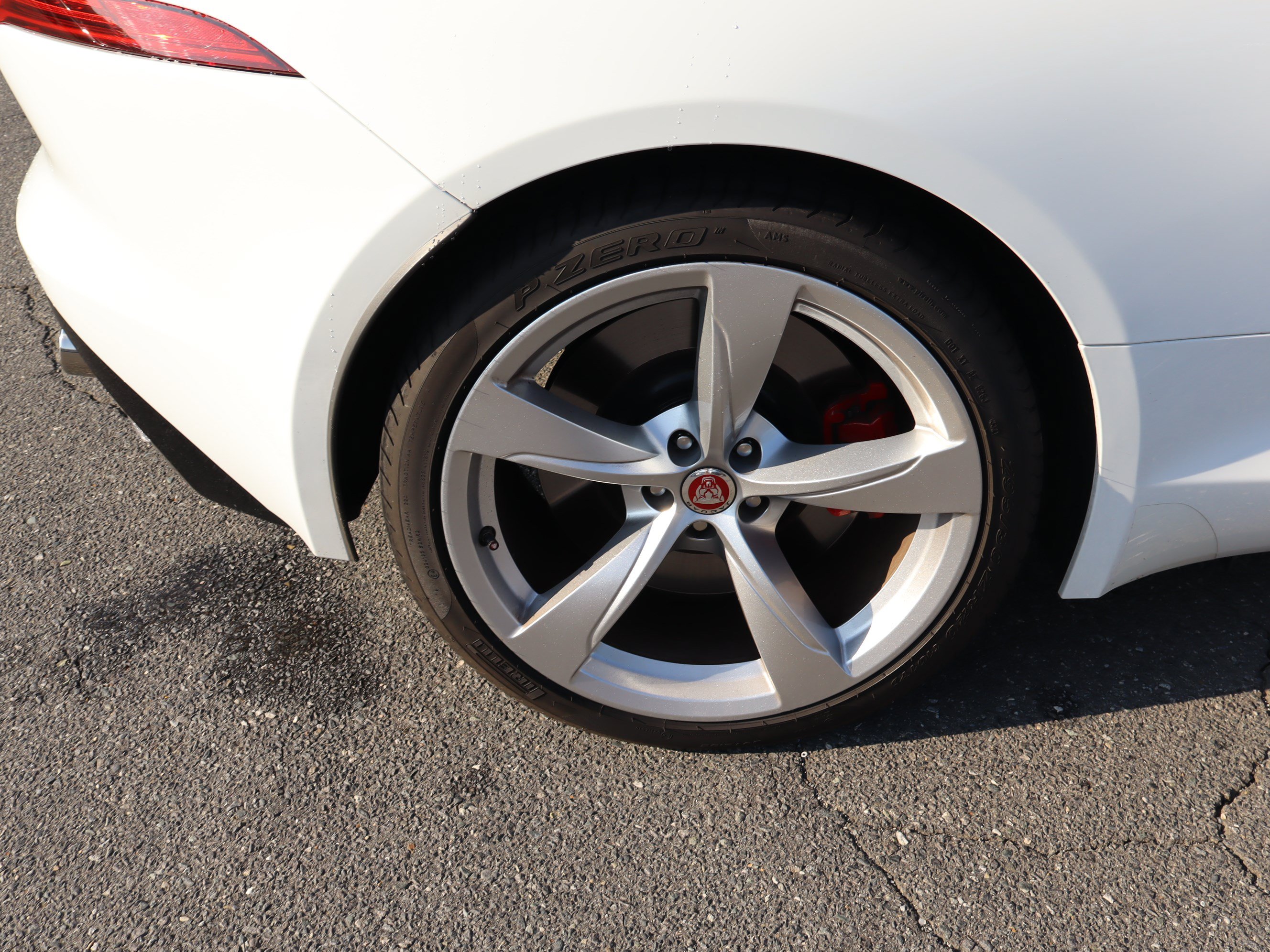 Used 2022 Jaguar F-TYPE Convertible RWD image 35