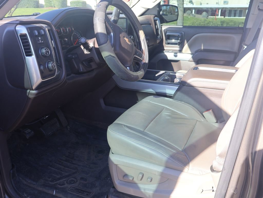 Used 2015 Chevrolet Silverado 1500 LTZ Z71 w/ LTZ Plus Package AWD/4WD image 4