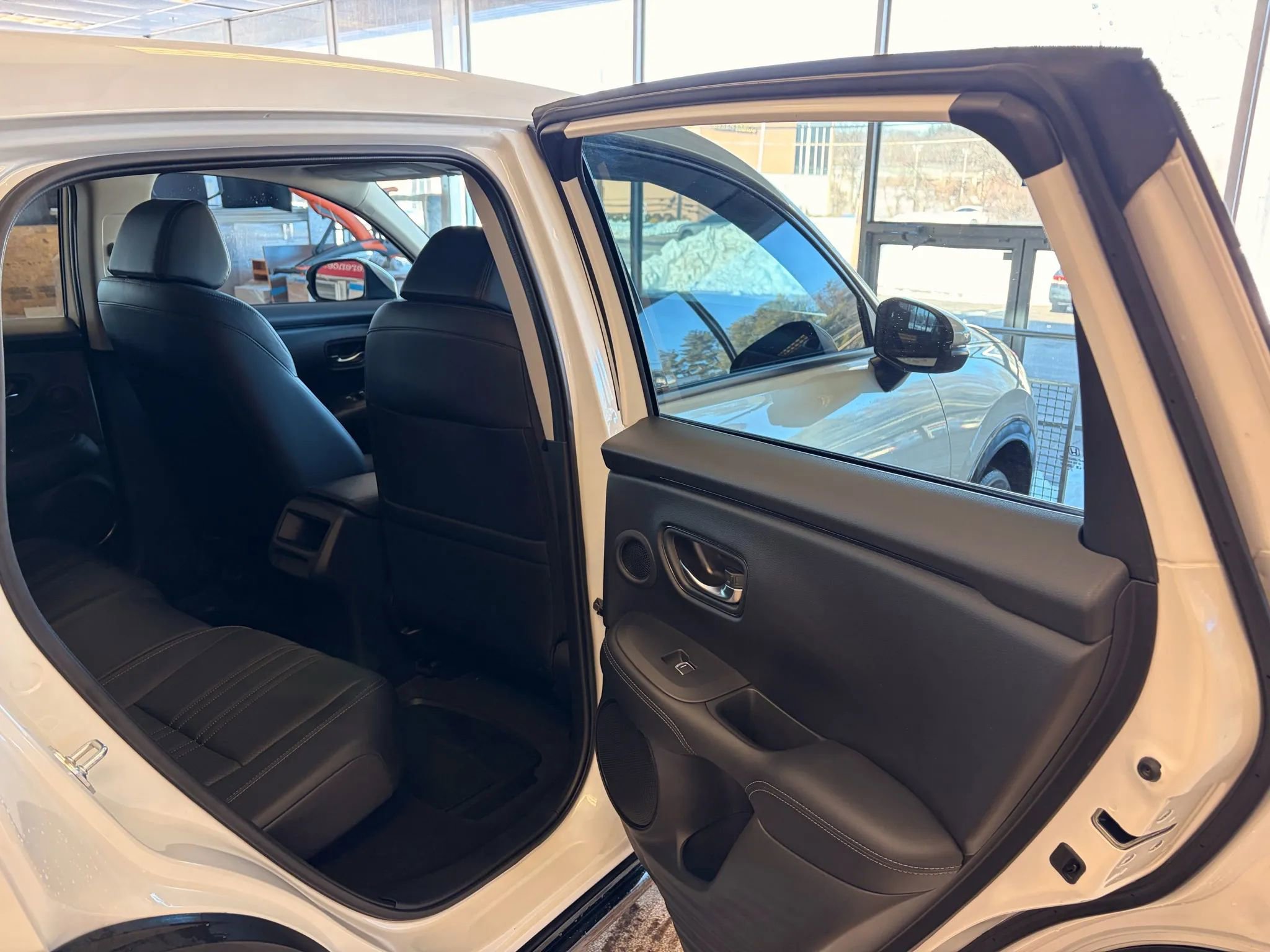 Used 2023 Honda HR-V EX-L image 68