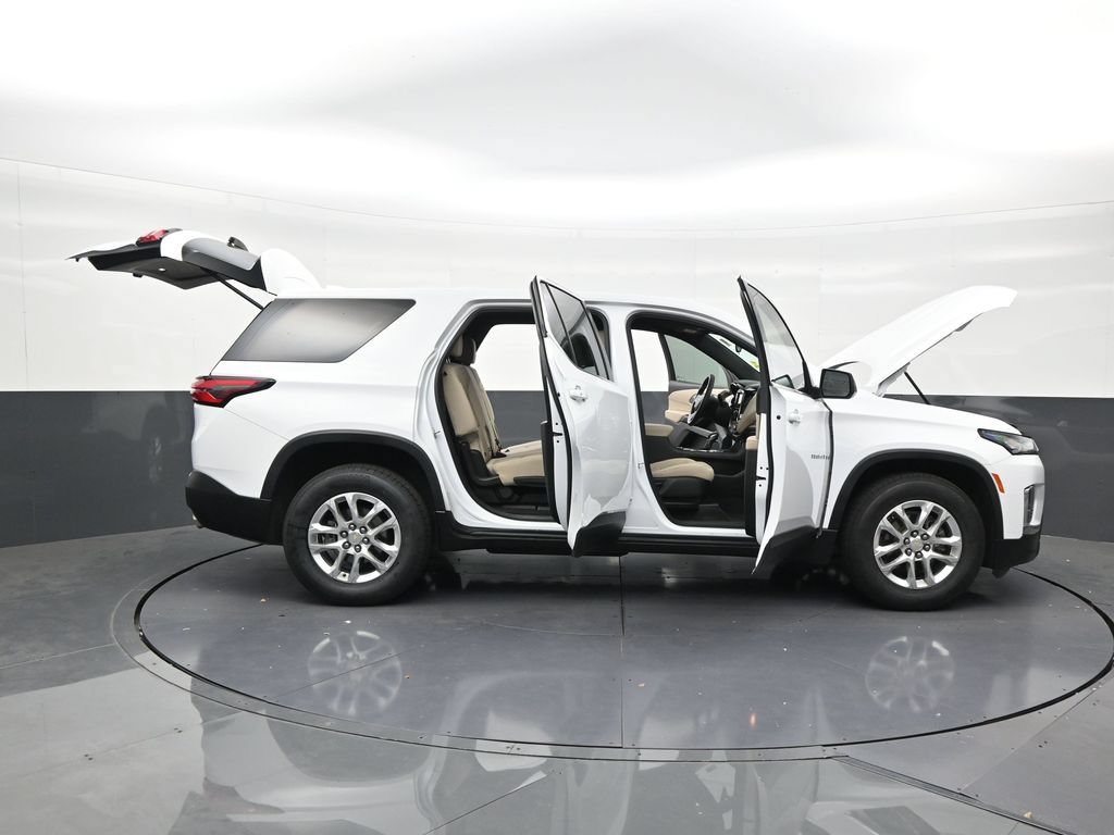 Used 2023 Chevrolet Traverse LS FWD image 29