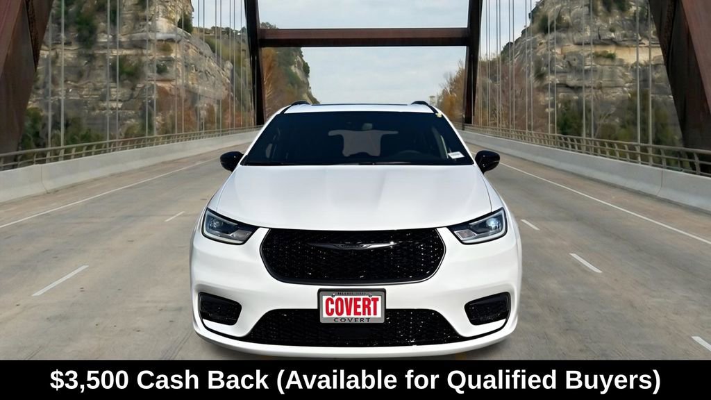 New 2026 Chrysler Pacifica Limited w/ S Appearance Package FWD image 2