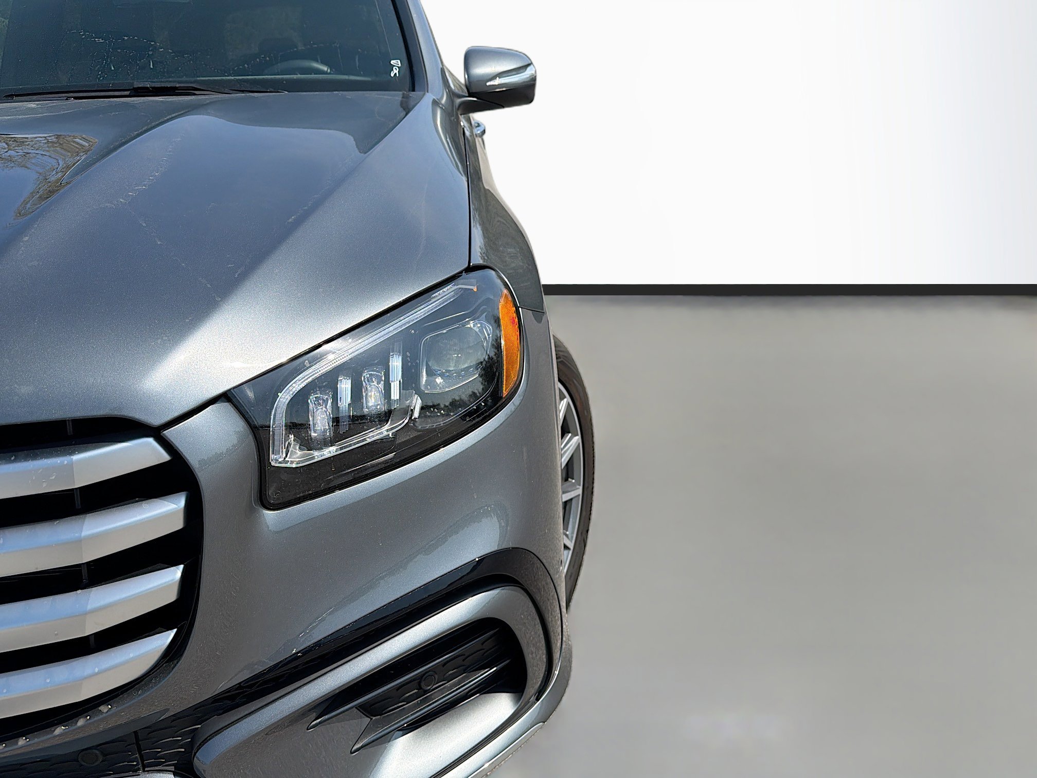 Used 2025 Mercedes-Benz GLS 450 4MATIC w/ AMG Line Exterior image 44