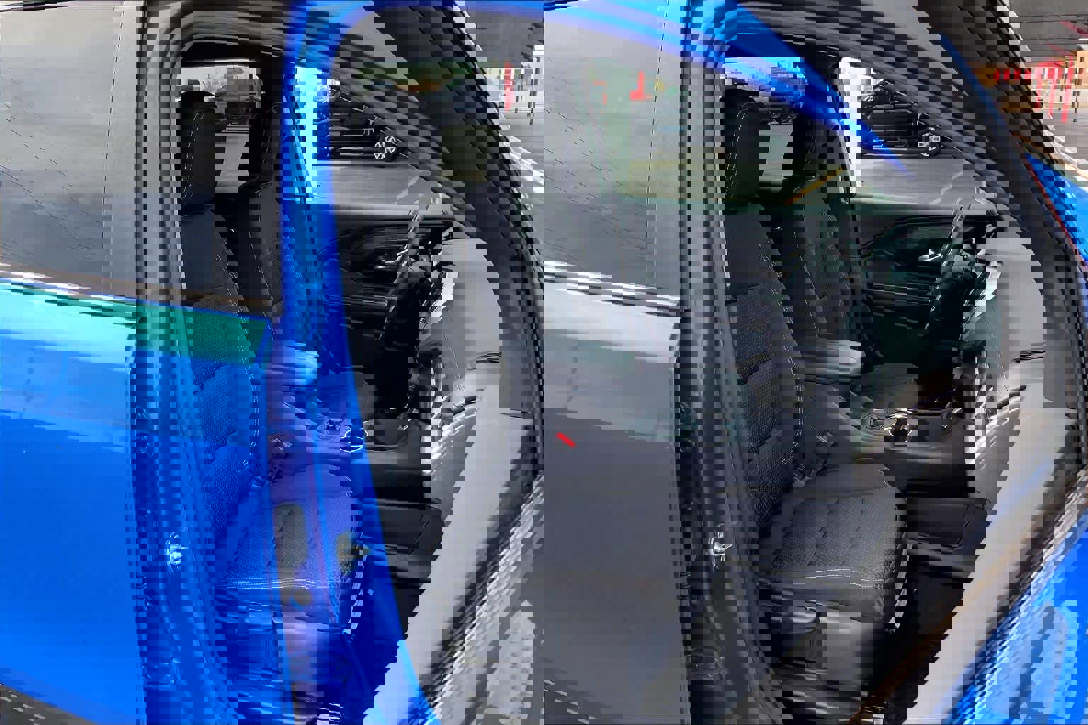 Used 2024 GMC Terrain SLE w/ Elevation Edition image 9