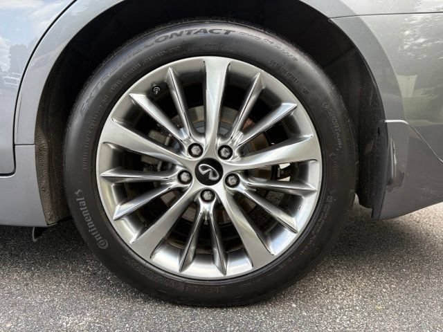 Used 2019 INFINITI Q50 Luxe w/ Essential Package (3.0T Luxe) AWD/4WD image 14
