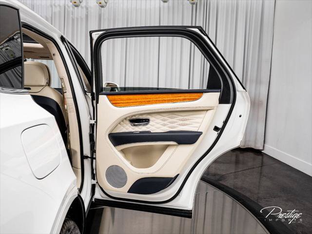Used 2024 Bentley Bentayga AWD/4WD image 48