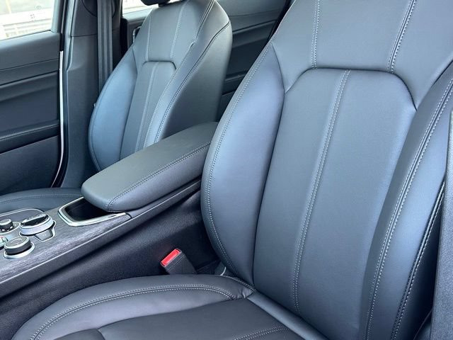 Used 2024 Alfa Romeo Giulia Sprint RWD image 6