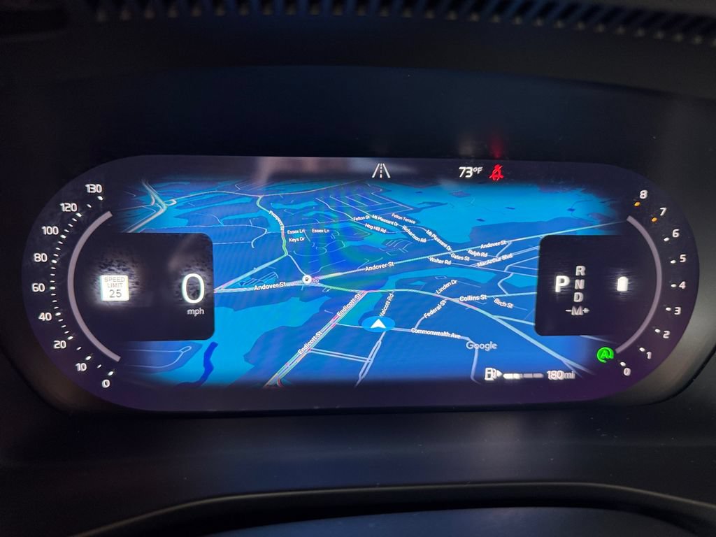 Certified 2025 Volvo XC40 B5 Plus AWD/4WD image 24