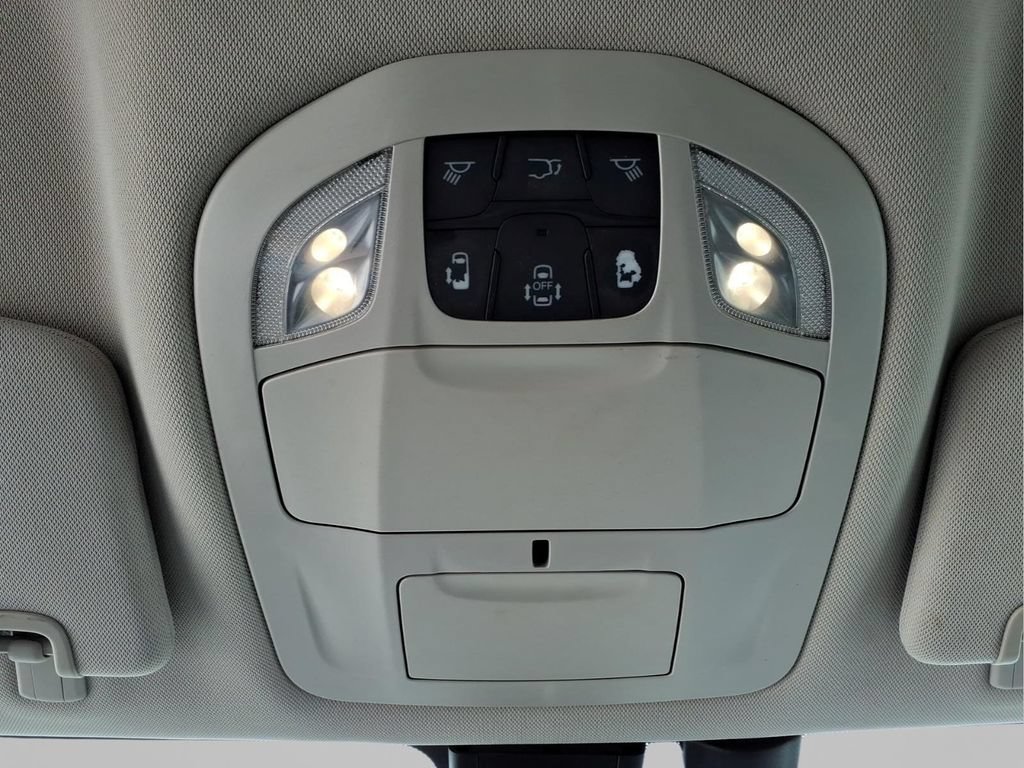 Used 2017 Chrysler Pacifica Touring-L w/ Tire & Wheel Group FWD image 26