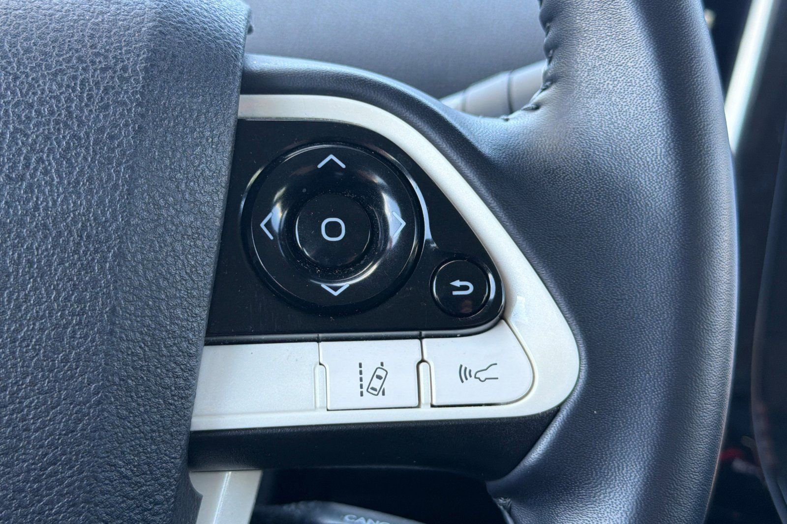 Used 2019 Toyota Prius Prime Premium FWD image 38