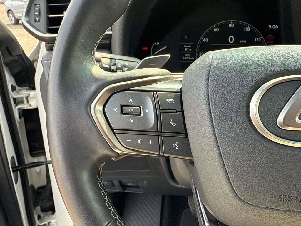 Used 2024 Lexus LX 600 4WD w/ Premium Package image 23