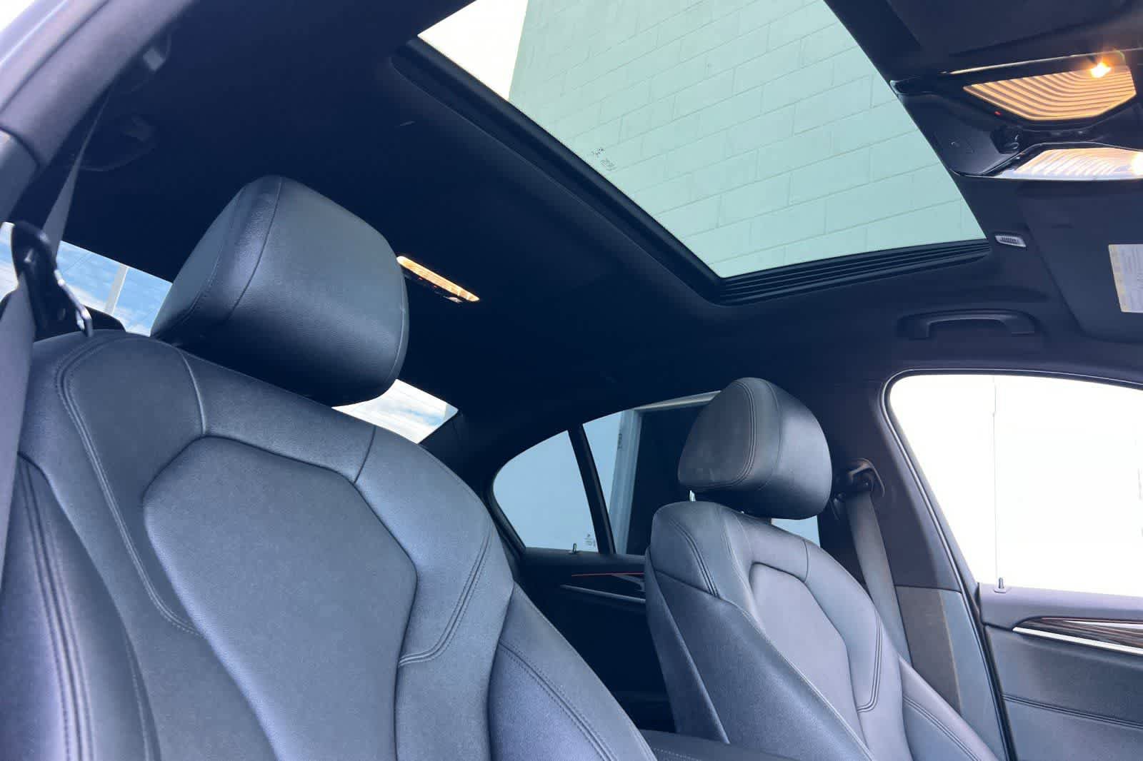 Used 2018 BMW 530e w/ Premium Package 2 RWD image 19