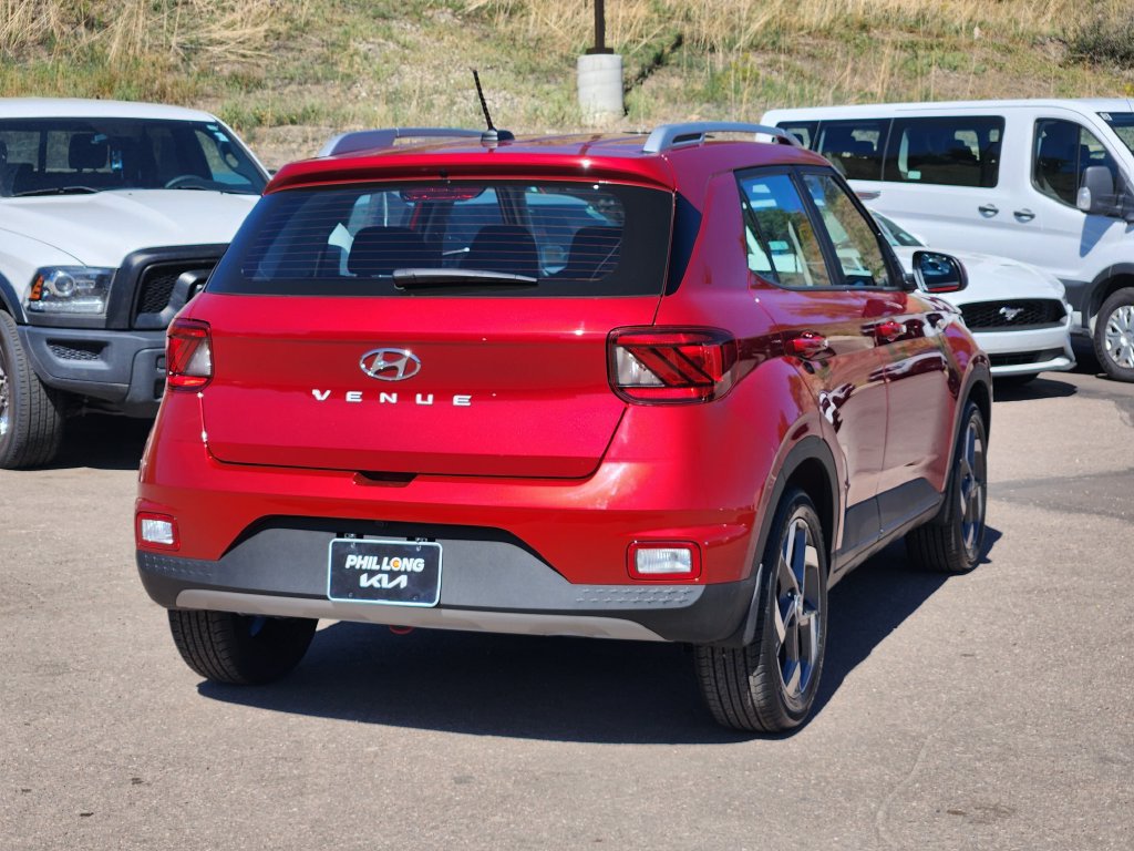 Used 2026 Hyundai Venue SEL FWD image 5