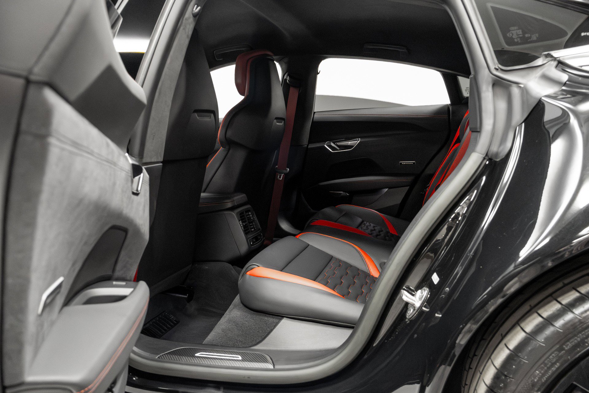 Used 2023 Audi RS e-tron GT image 36