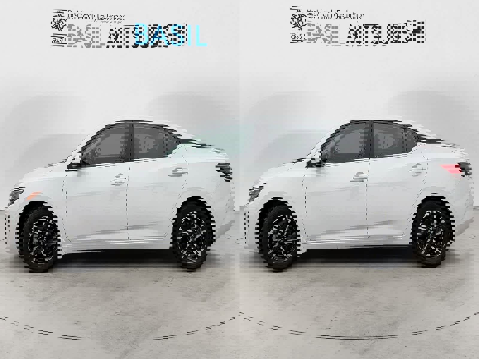 Used 2025 Nissan Sentra SV image 2