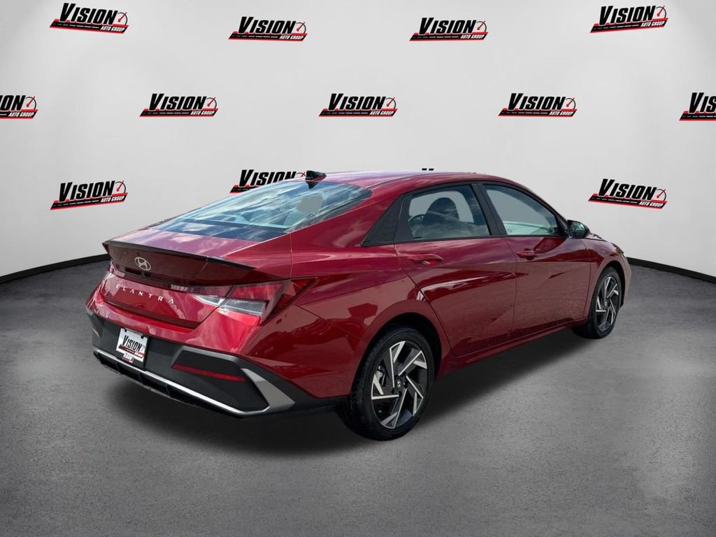 Certified 2025 Hyundai Elantra Sport FWD image 5