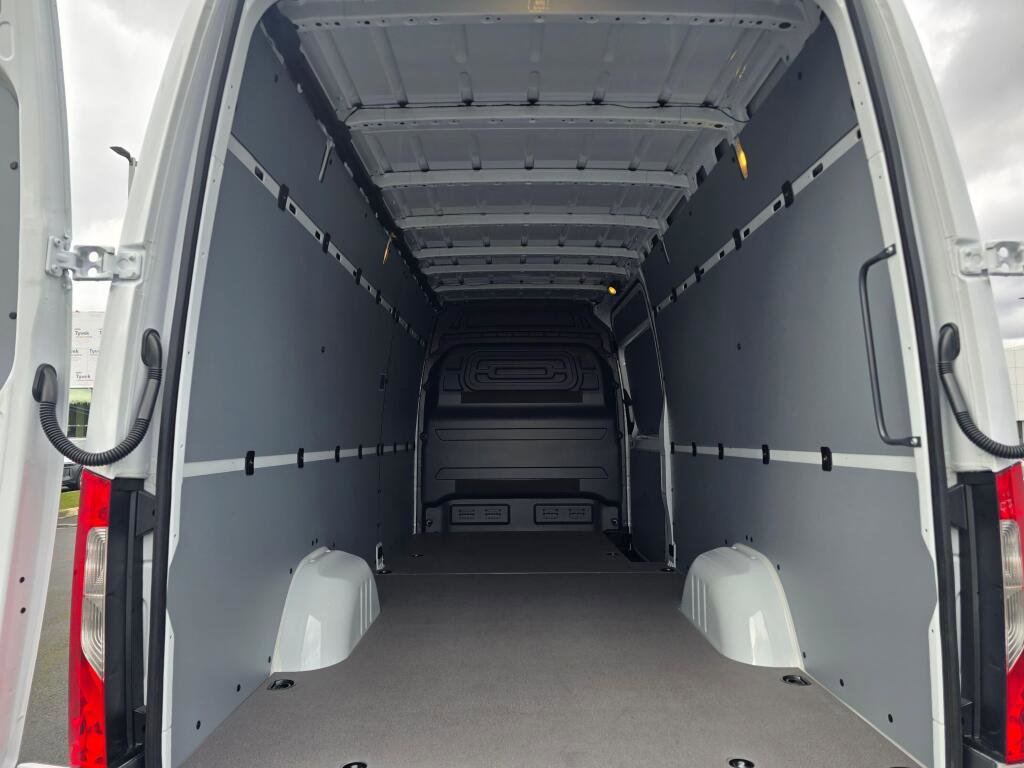 New 2026 Mercedes-Benz Sprinter 2500 image 15