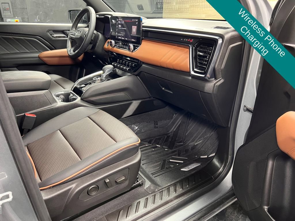 Used 2025 GMC Canyon AT4 w/ AT4 Premium Package image 8