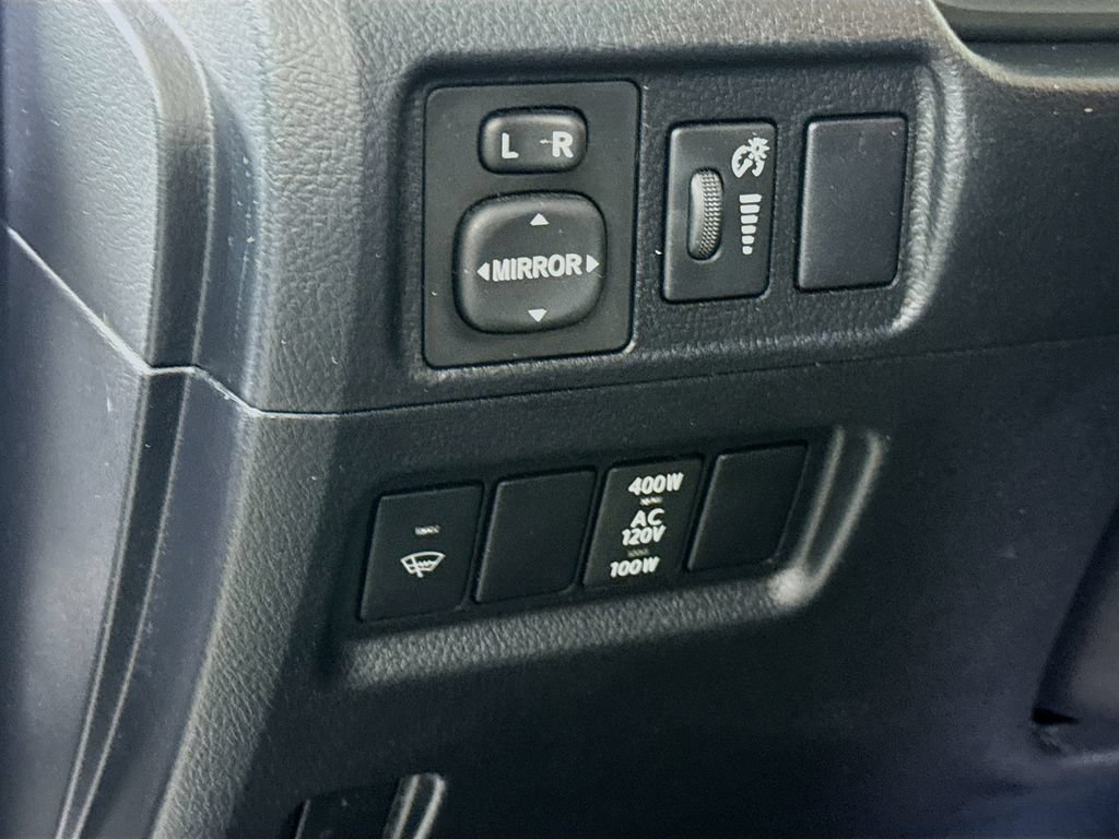 Used 2015 Toyota 4Runner SR5 AWD/4WD image 18