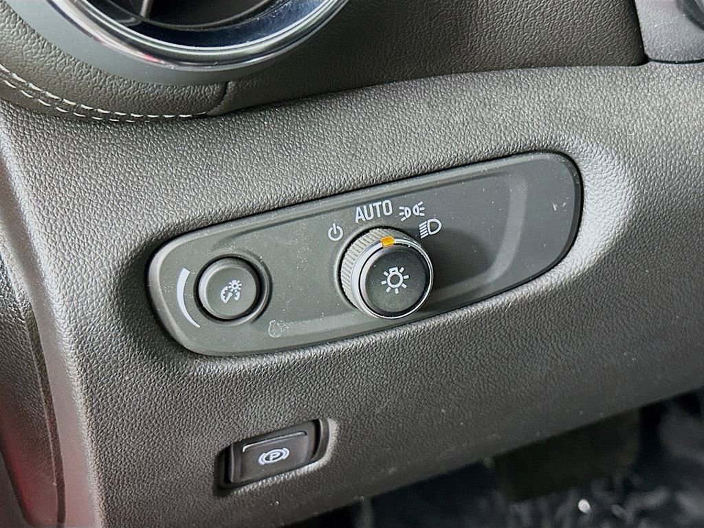 Used 2023 Chevrolet Blazer LT image 16