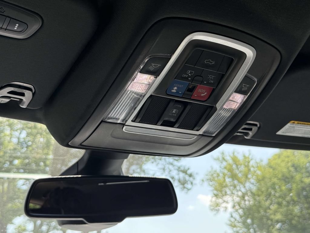 Used 2020 RAM 1500 Laramie w/ Sport Appearance Package AWD/4WD image 23