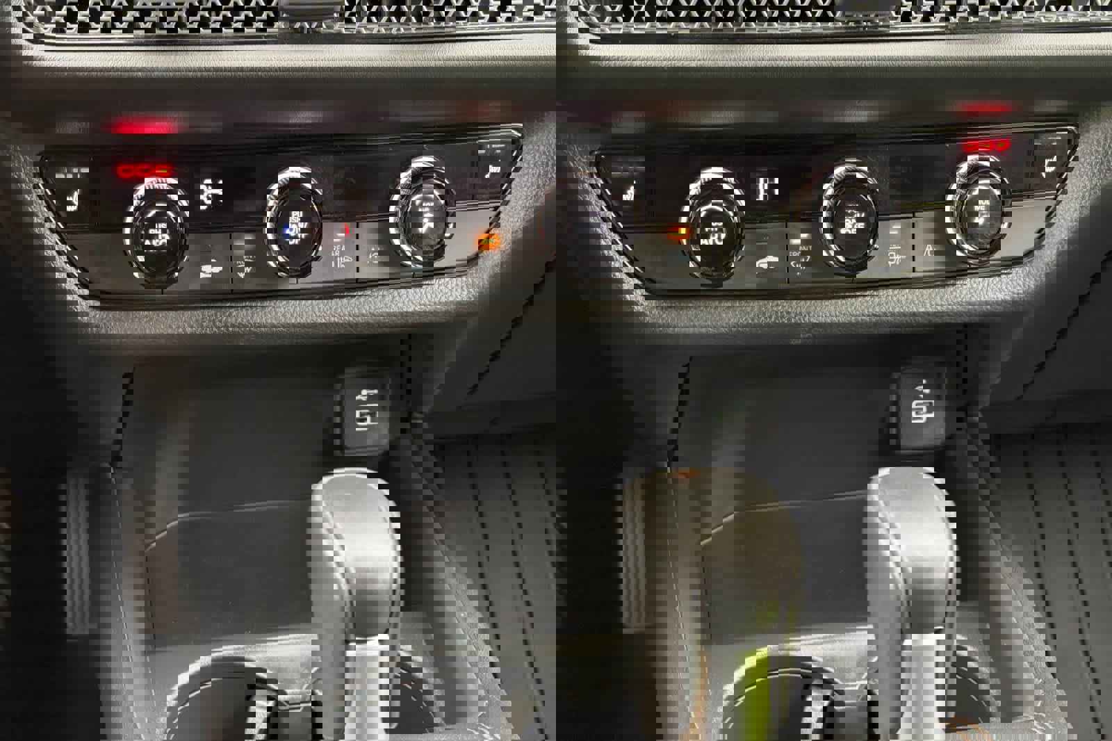 Certified 2025 Honda HR-V Sport image 22