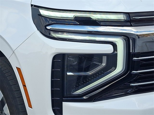 Used 2025 Chevrolet Suburban LT image 9