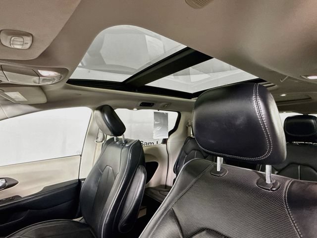 Used 2017 Chrysler Pacifica Limited FWD image 21