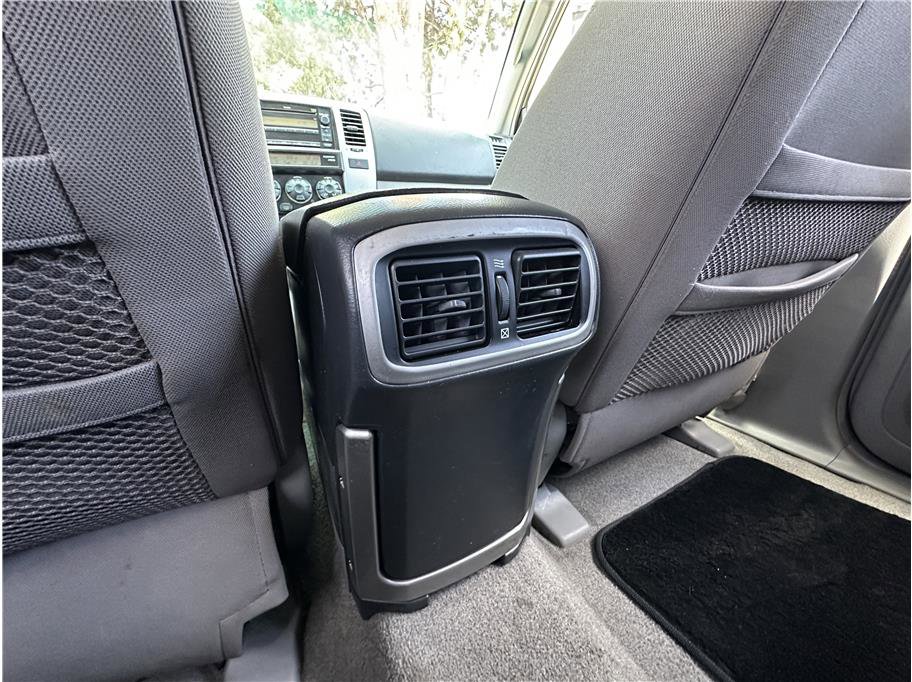 Used 2007 Toyota 4Runner SR5 AWD/4WD image 17