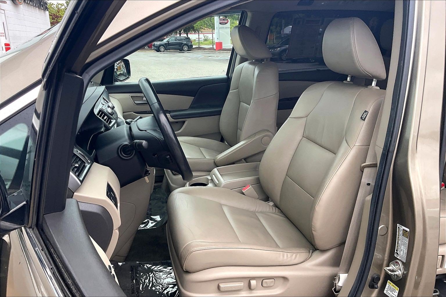Used 2013 Honda Odyssey Touring image 29