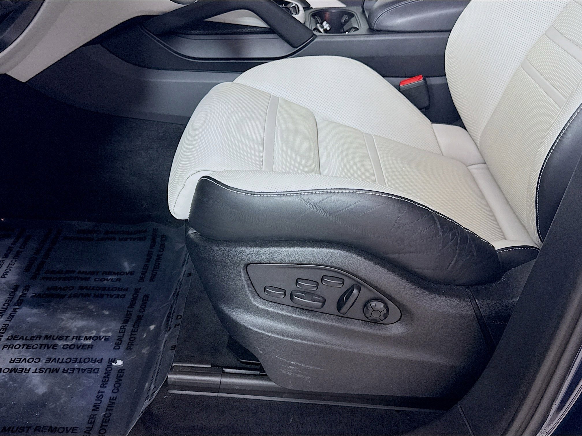 Certified 2024 Porsche Cayenne S image 13