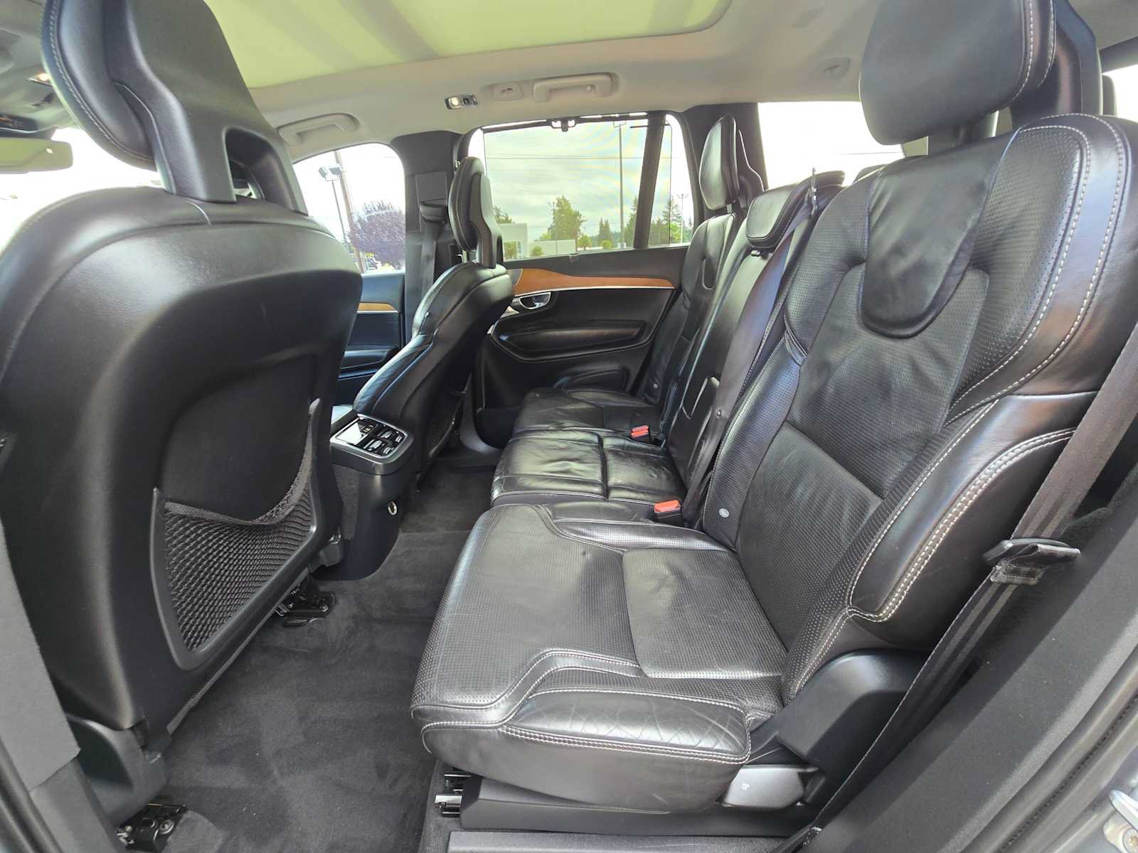 Used 2016 Volvo XC90 T6 Inscription w/ Vision Package AWD/4WD image 16