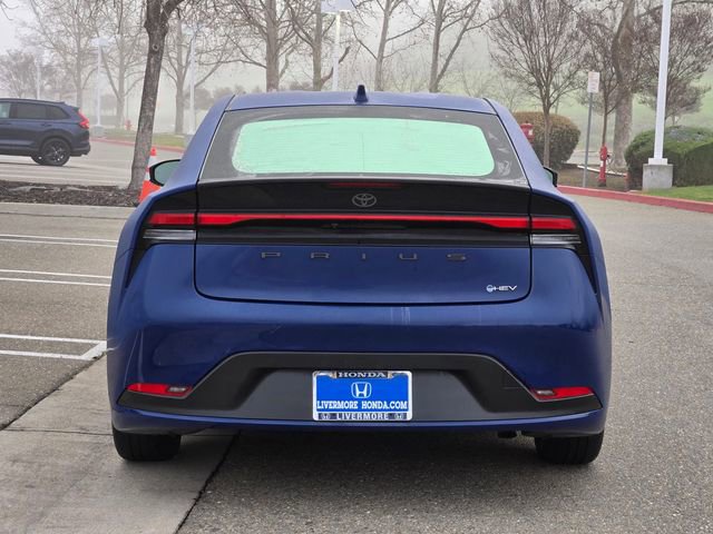 Used 2024 Toyota Prius LE image 5