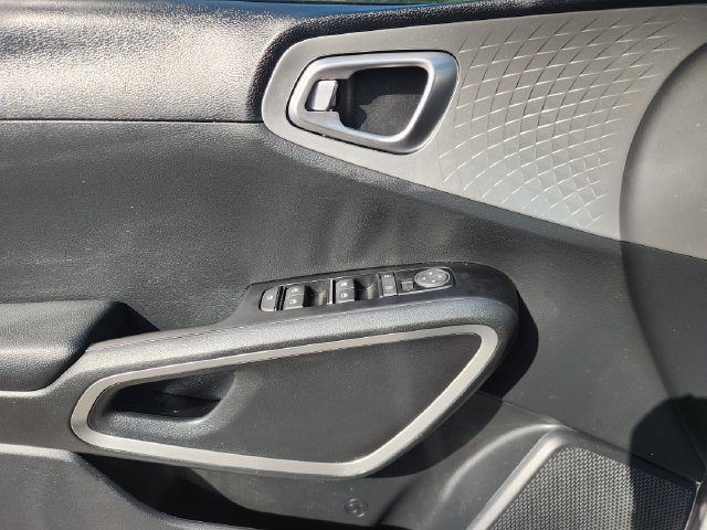 Used 2023 Kia Soul LX FWD image 21
