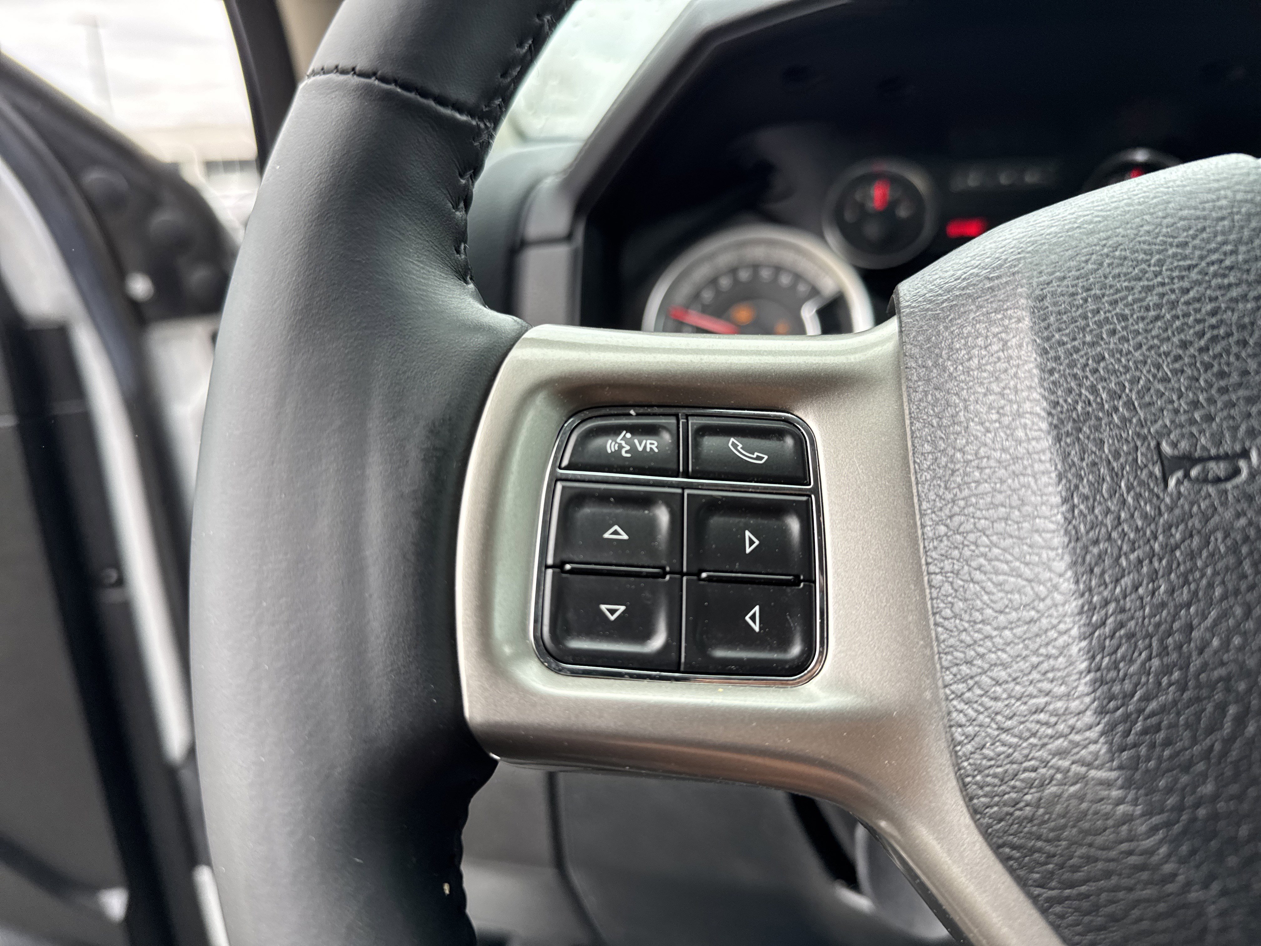 Used 2015 RAM 1500 Laramie w/ Convenience Group image 19