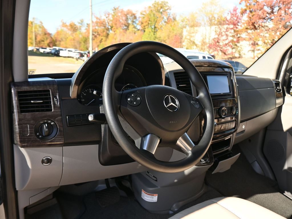 Used 2014 Mercedes-Benz Sprinter 3500 image 7