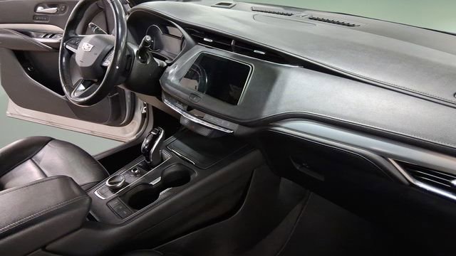 Used 2022 Cadillac XT4 Premium Luxury w/ Safety Alert Package image 19