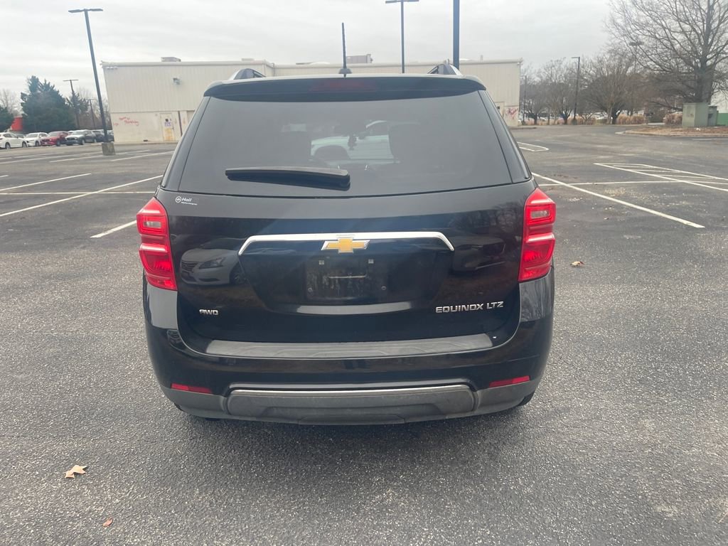 Used 2016 Chevrolet Equinox LTZ w/ Enhanced Convenience Package image 3