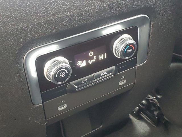 Used 2023 GMC Yukon XL SLT image 34