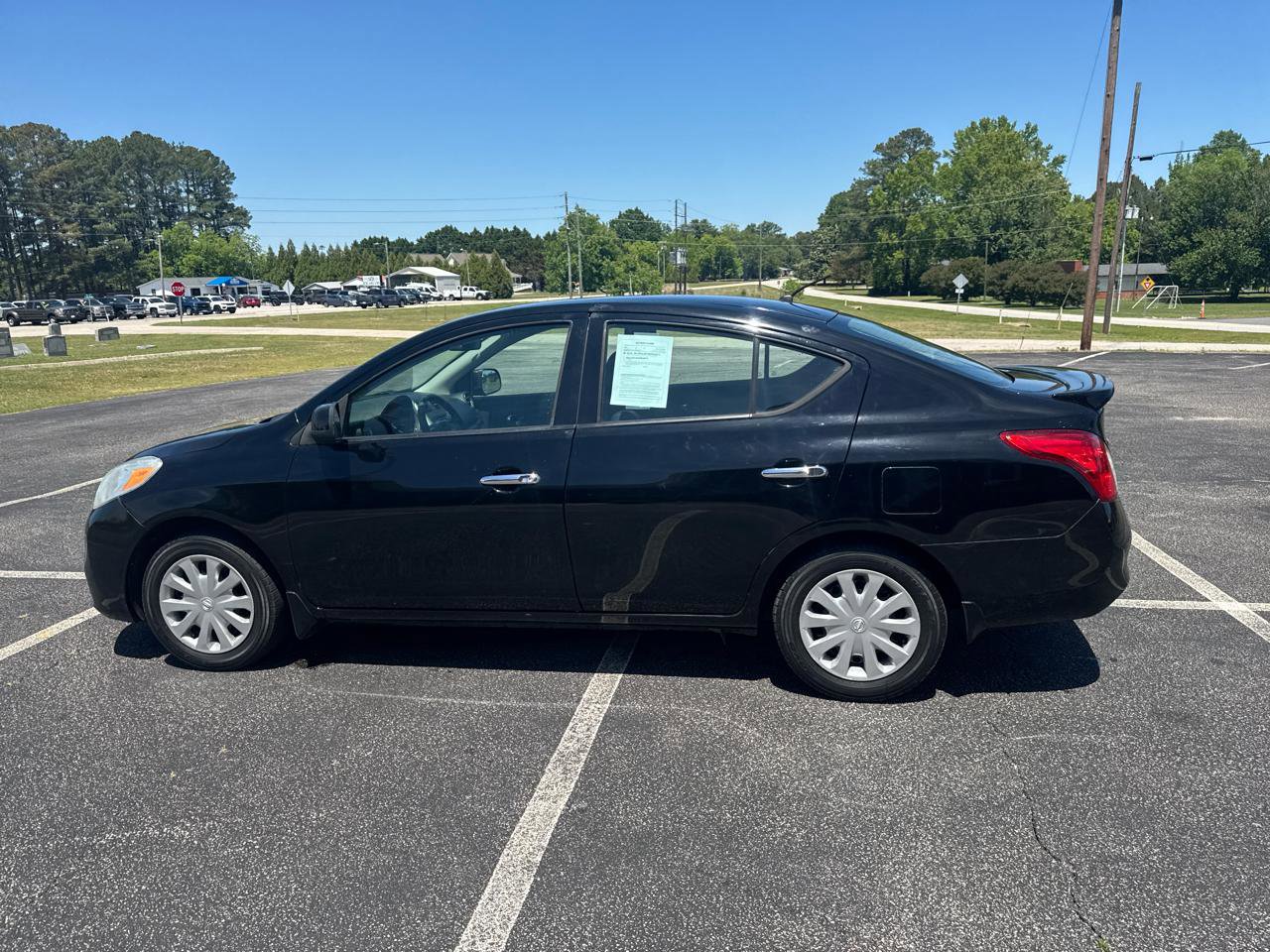 Used 2014 Nissan Versa SV FWD image 9