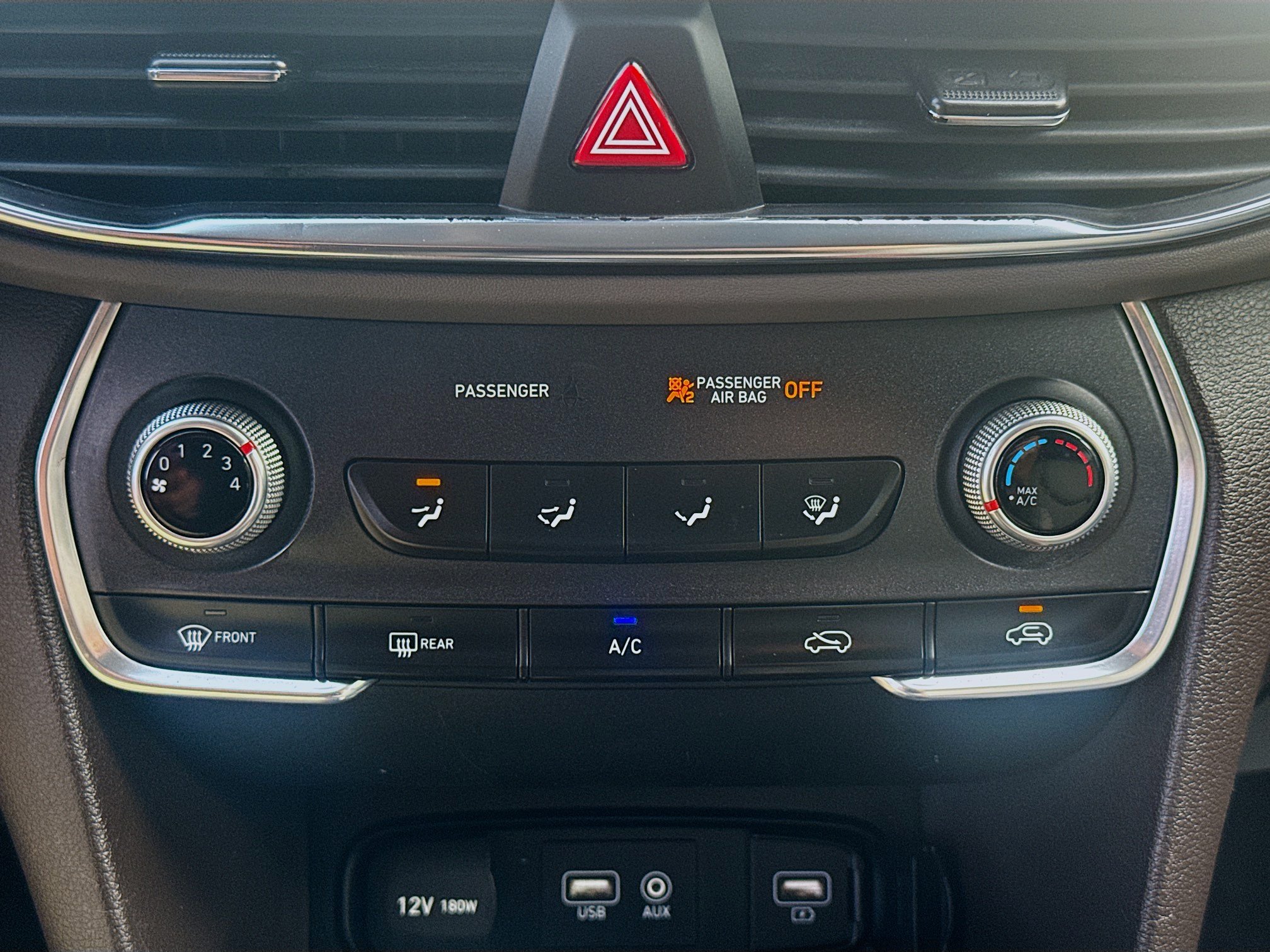 Used 2019 Hyundai Santa Fe SE FWD image 12