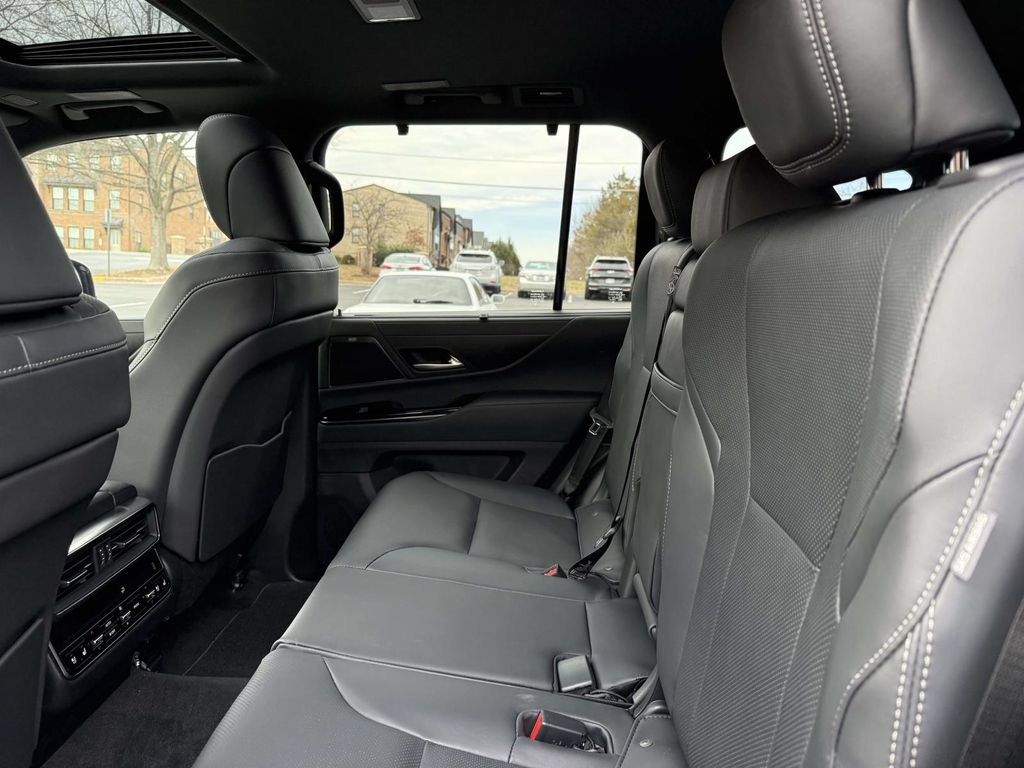 Used 2025 Lexus LX 600 4WD w/ Accessory Package (Z1) image 16