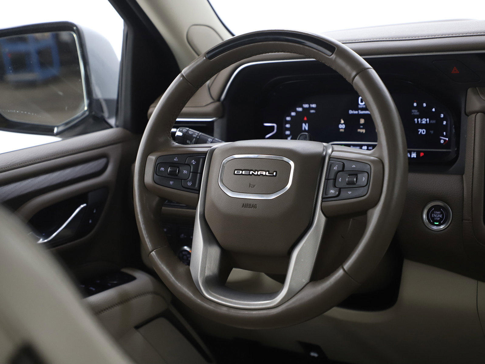 Used 2023 GMC Yukon XL Denali w/ Denali Reserve Package image 17