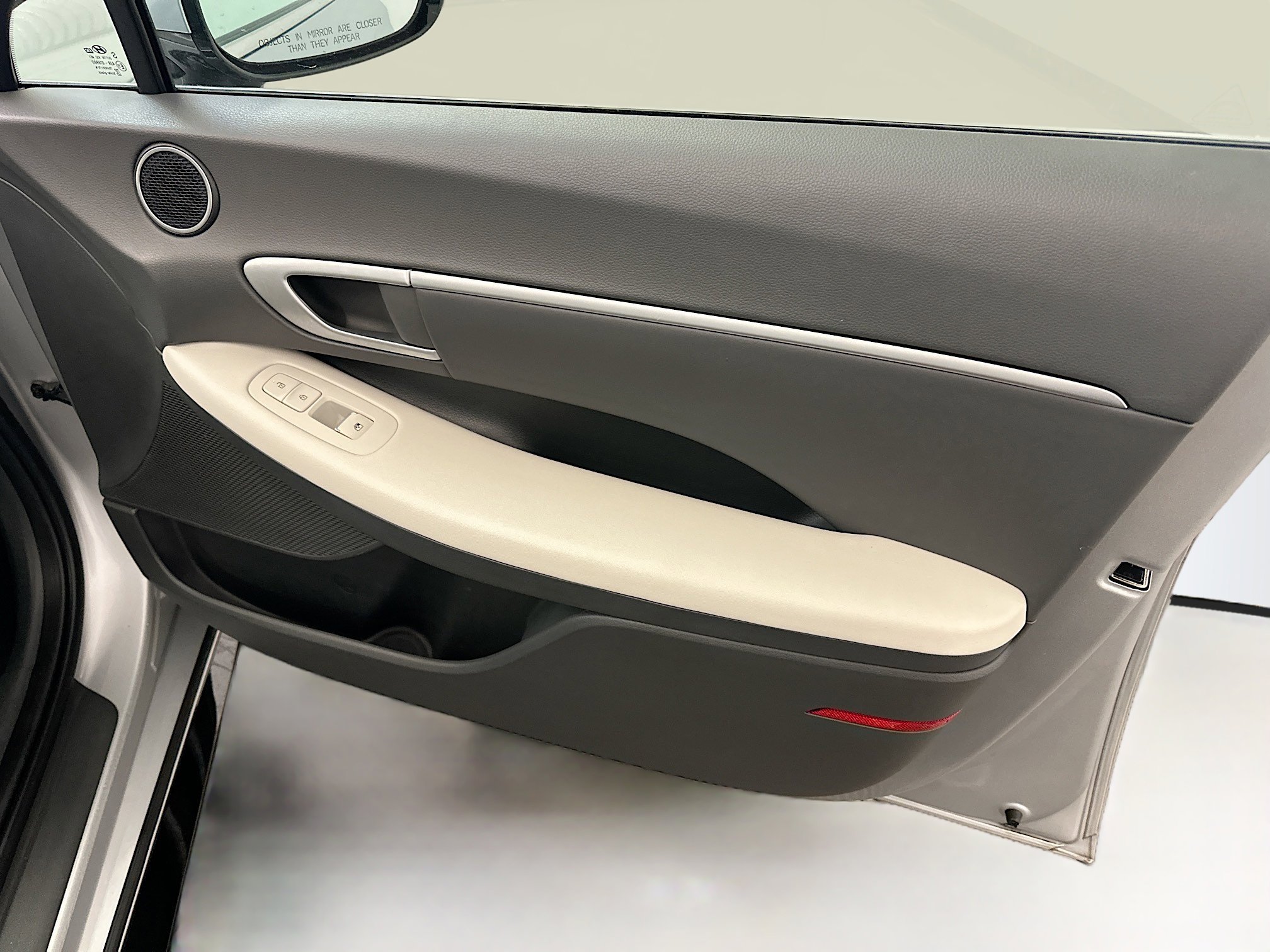 Used 2025 Hyundai Sonata SEL FWD image 33