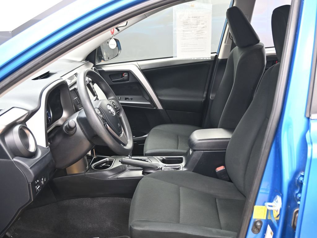 Used 2017 Toyota RAV4 LE w/ Carpet Mat Package image 16