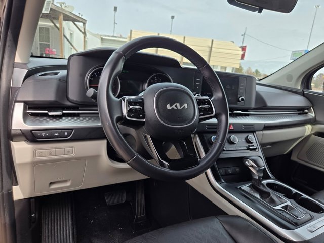 Used 2024 Kia Carnival LX image 15